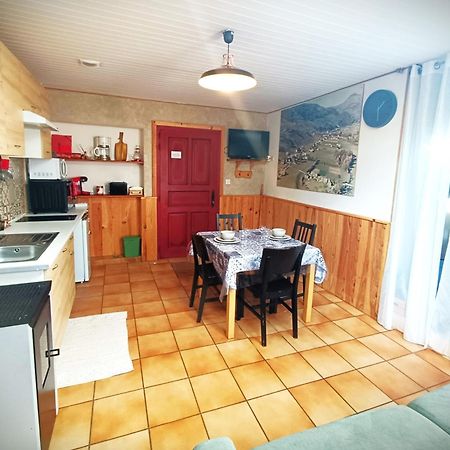 Gite Ha-Py Chalet กอมปอง ภายนอก รูปภาพ
