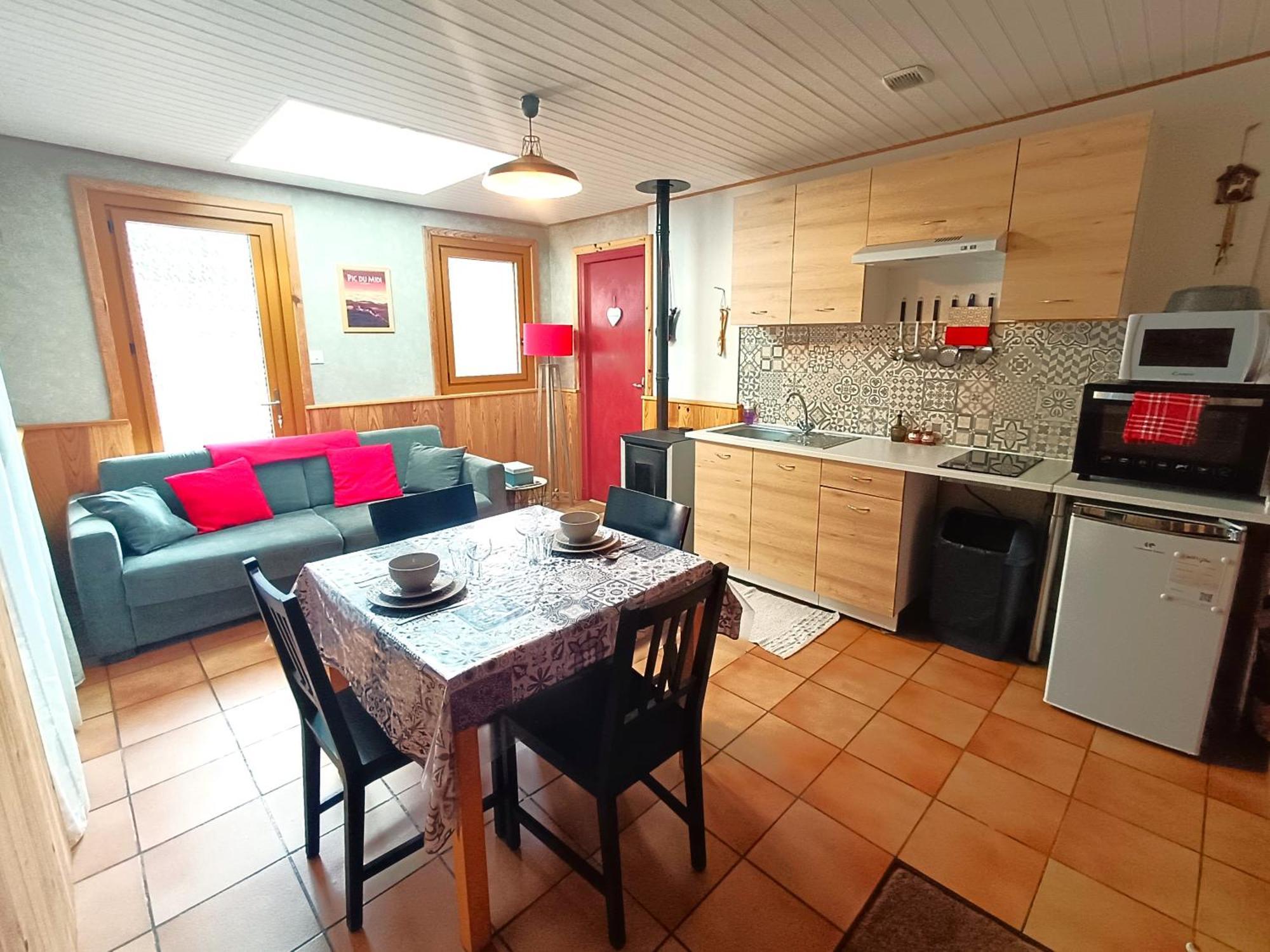 Gite Ha-Py Chalet กอมปอง ภายนอก รูปภาพ